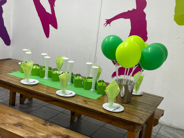Party Table 6